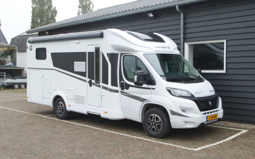 Sunlight T67S Adventure Edition met enkele bedden en hefbed (Automaat)